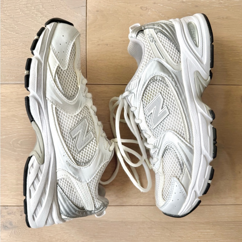 New Balance 530 Women’s Sneakers – White/Metallic Silver - Picture 3 of 3